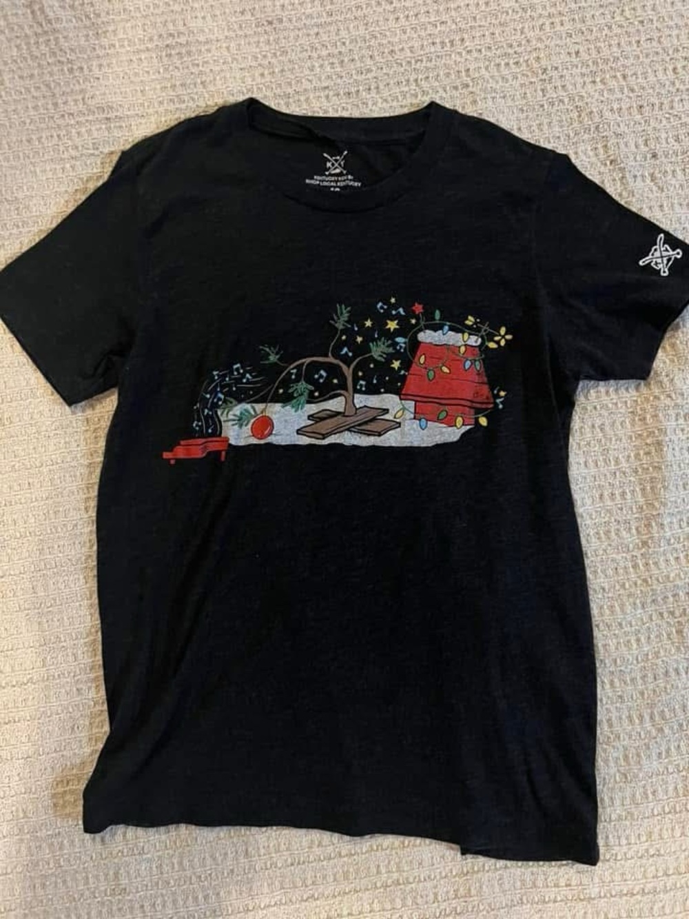 Black Holiday Graphic Tee with Festive Tree and Lights